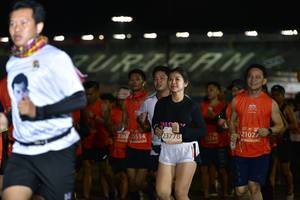 BIB: 2102, 23778, 22625534
                            <button type="button" onclick="openModal(10855161)" class="btn btn-primary btn-sm float-right btn-popup" data-toggle="modal" data-target=".modal-high-quality">
                        <i class="fas fa-shopping-cart"></i> Add to Cart
                    </button>
                                            <button type="button" onclick="isThisMe(10855161, true)" class="btn btn-success btn-sm float-right btn-popup btn-isme hidden" data-toggle="tooltip" data-placement="bottom" title="นี่คือรูปของคุณใช่ไหม คลิกที่นี่เพื่อเอาเข้าอัลบั้ม">
                        <i class="fas fa-plus"></i> Add to album
                    </button>
                    <button type="button" onclick="isThisMe(10855161, false)" class="btn btn-warning btn-sm float-right btn-popup btn-isnotme hidden">
                        <i class="fas fa-ban"></i> Remove from album
                    </button>